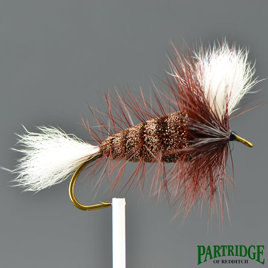 Chocolate Wulff – White Tail – Chocolate Hackle