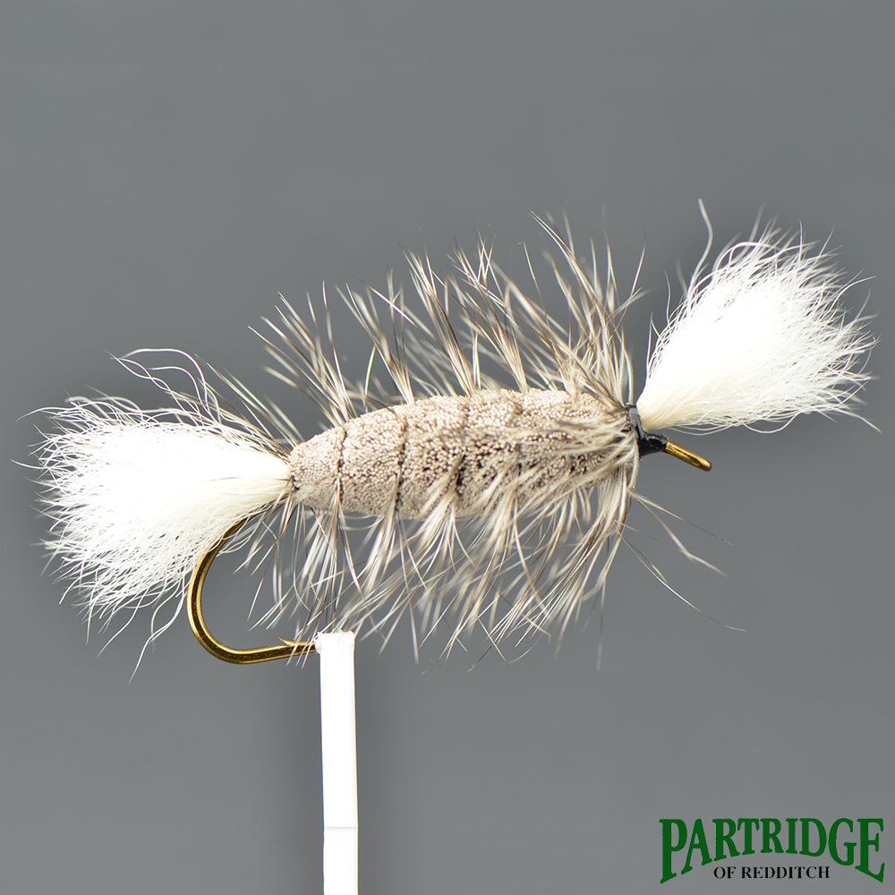 Gray Cigar – White Tail – Hackle Grizzly